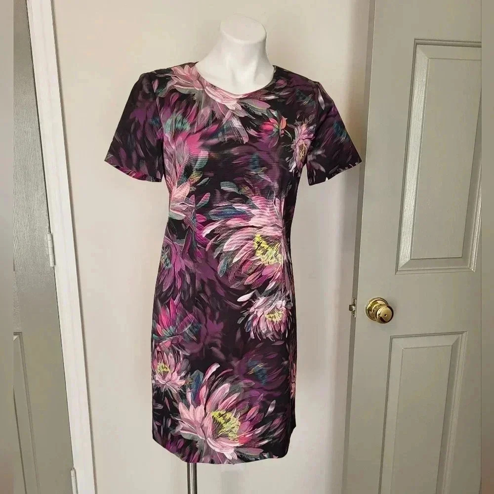 Trina Turk Painted WaterLilly Natasha Slim Sheath Short Sleeve Dress(6)